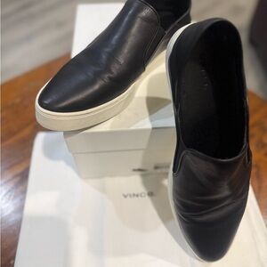 Vince Slip-On sneakers black sz  10 EUC